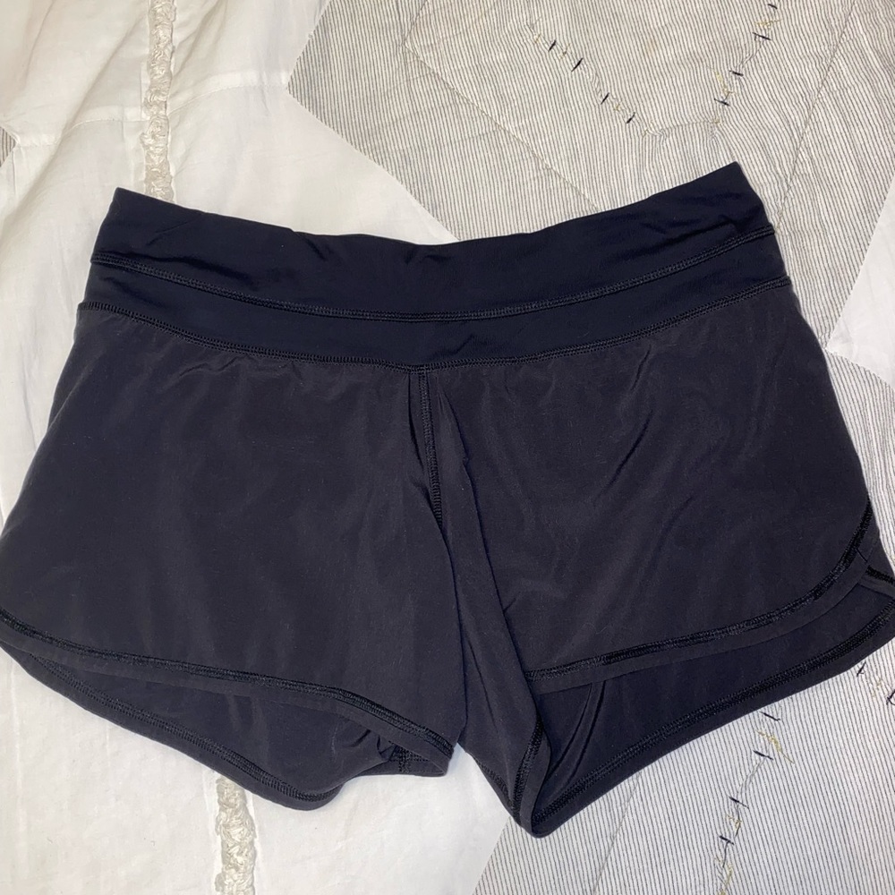 Black Lululemon shorts size 8!!